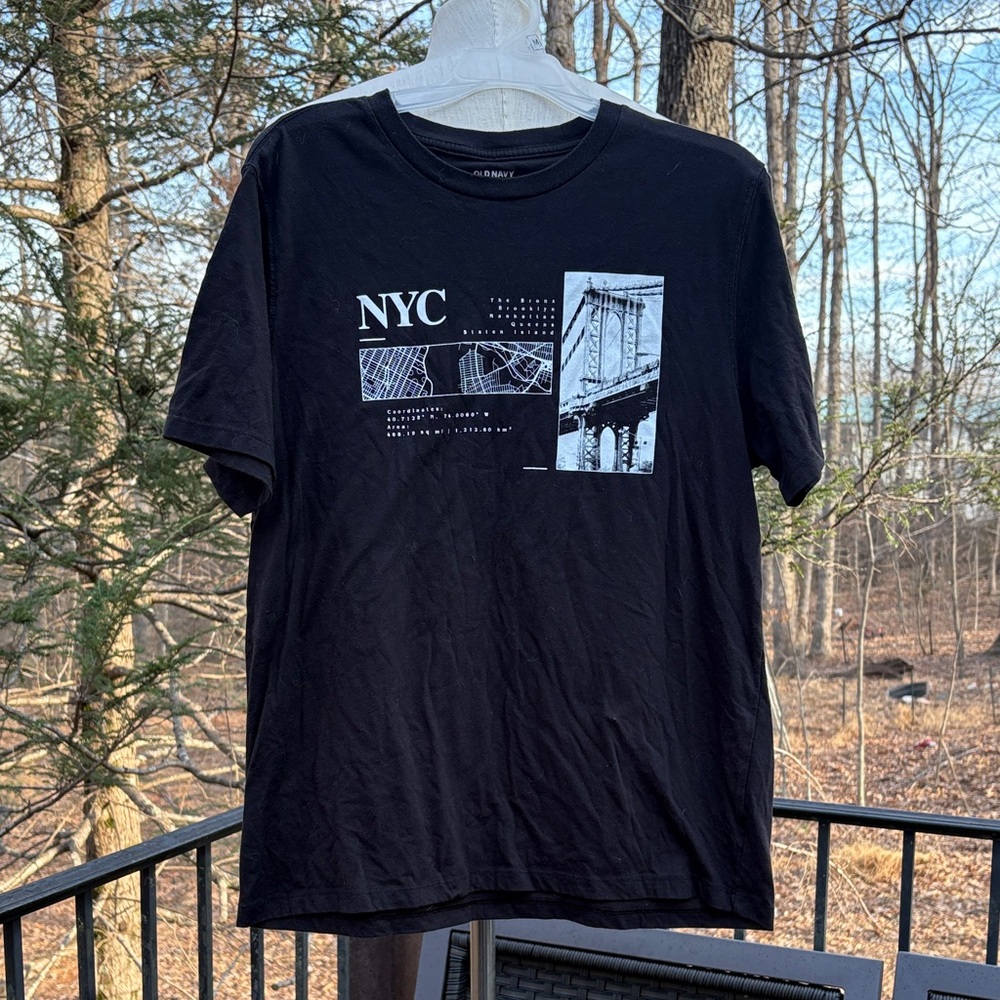 Old Navy Black Graphic T-Shirt NYC sz L